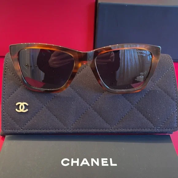 CHANEL Pantos Sunglasses New Collection brand new with kit from Holt Renfrew - Picture 3 of 17